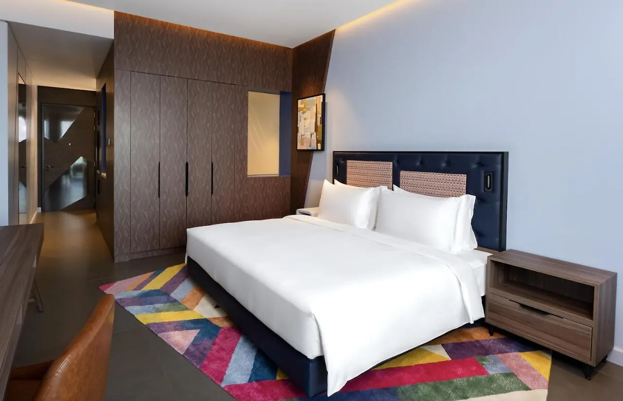 Hyatt Centric Jumeirah Dubai 5*,