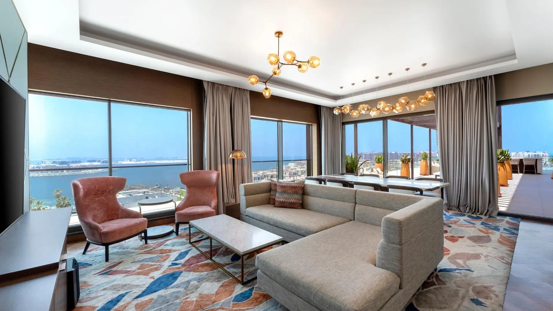Hyatt Centric Jumeirah Dubai 5*,